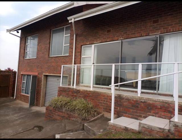 5 BEDROOM HOUSE FOR SALE IN MANABA BEACH